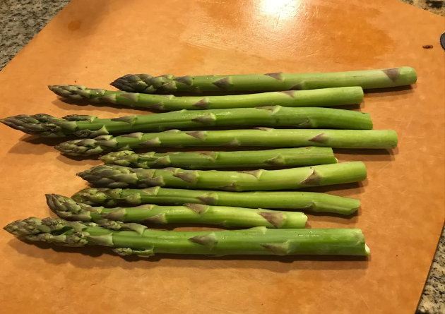 Asparagi freschi alta qualità